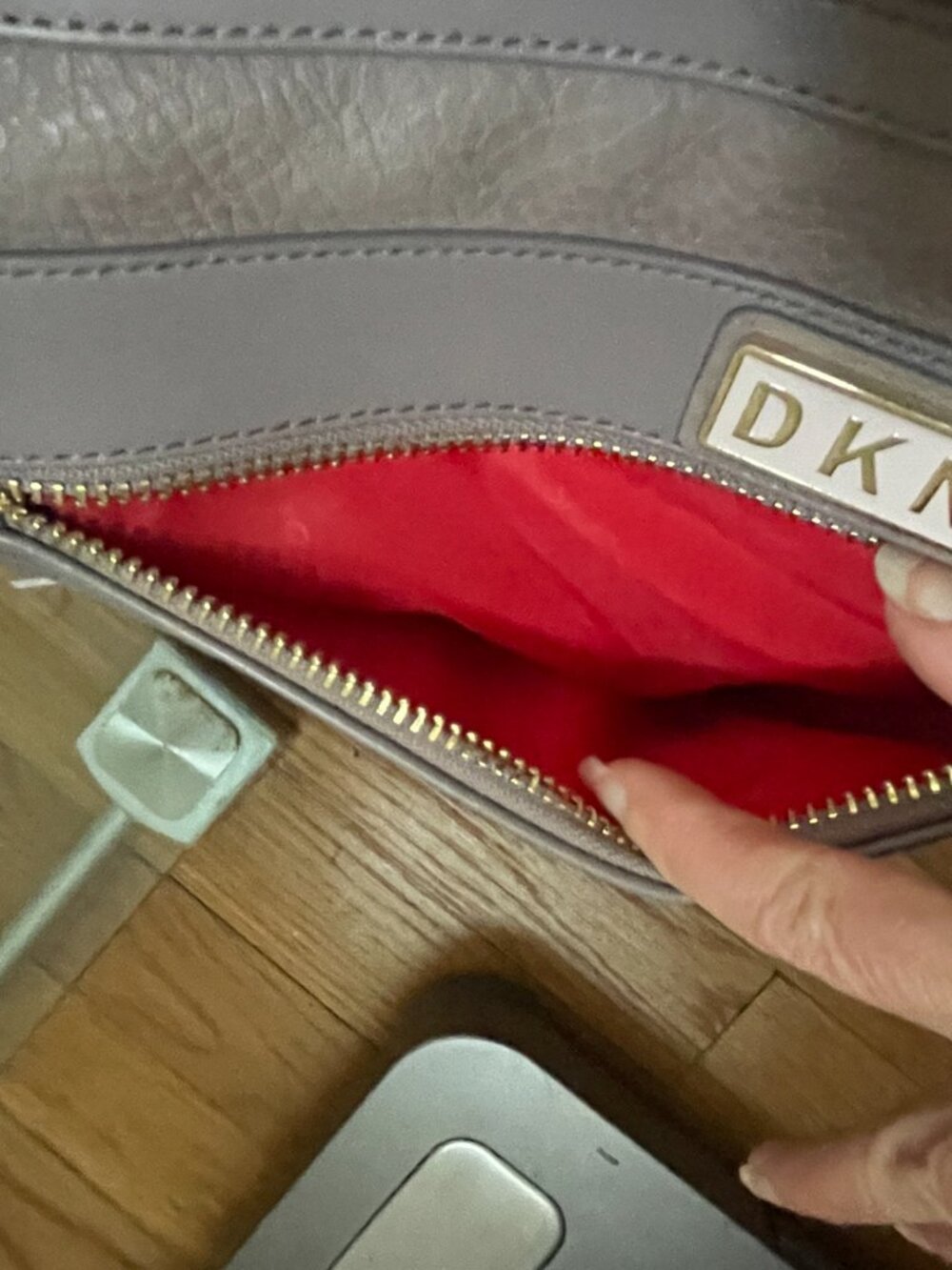 DKNY Rapture Weekender Boarding Bag in Taupe EUC Faux Leather - Picture 9 of 16